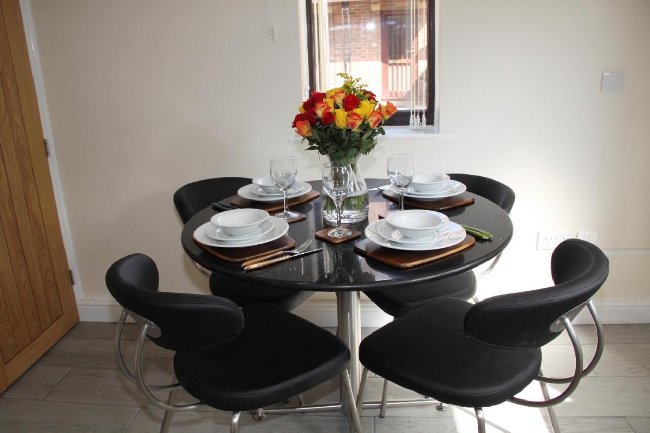 City Centre Town House With Riverside Views And Free Parking 1Bak يورك المظهر الخارجي الصورة